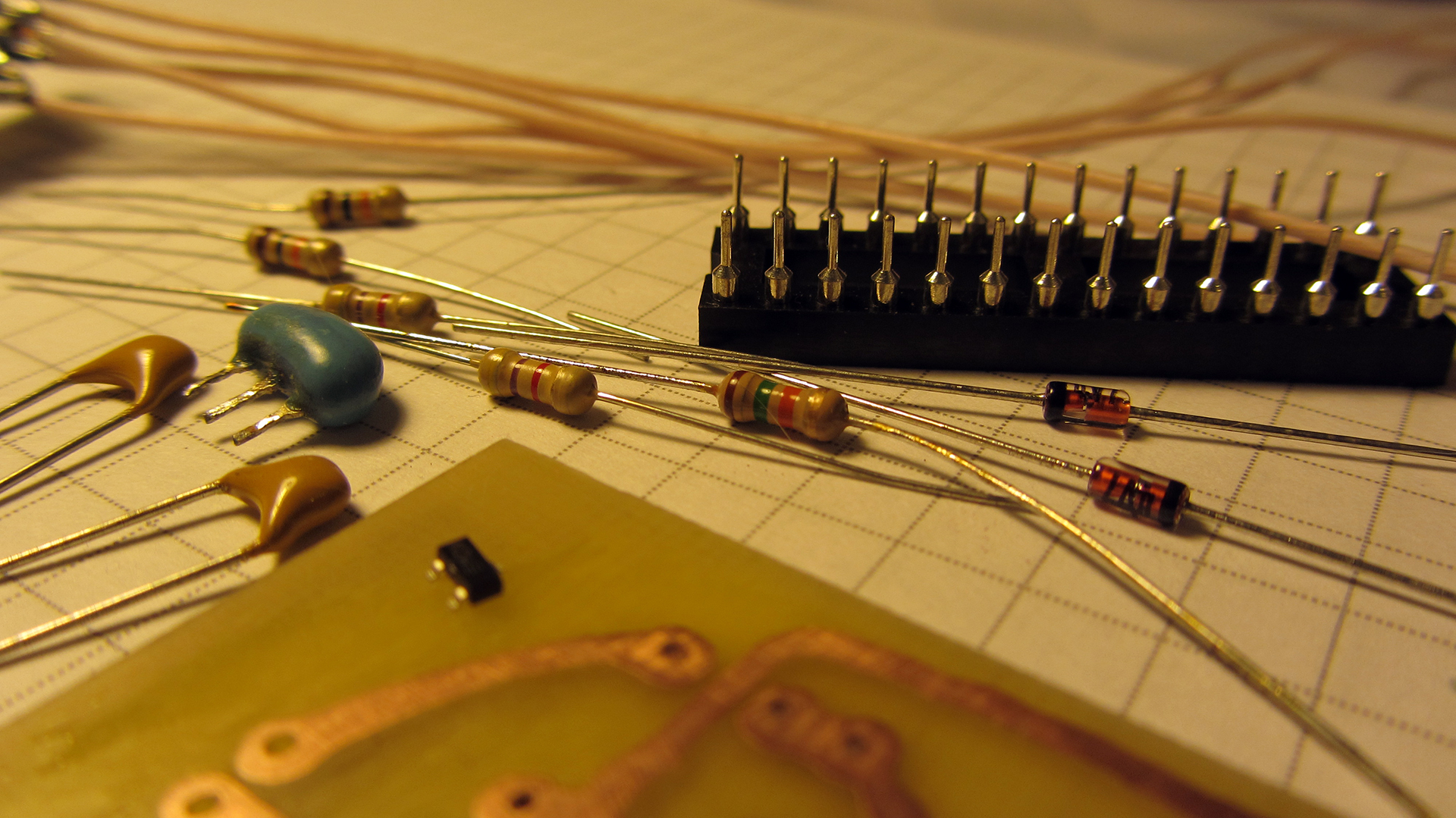 Детали для сборки AVR-программатора