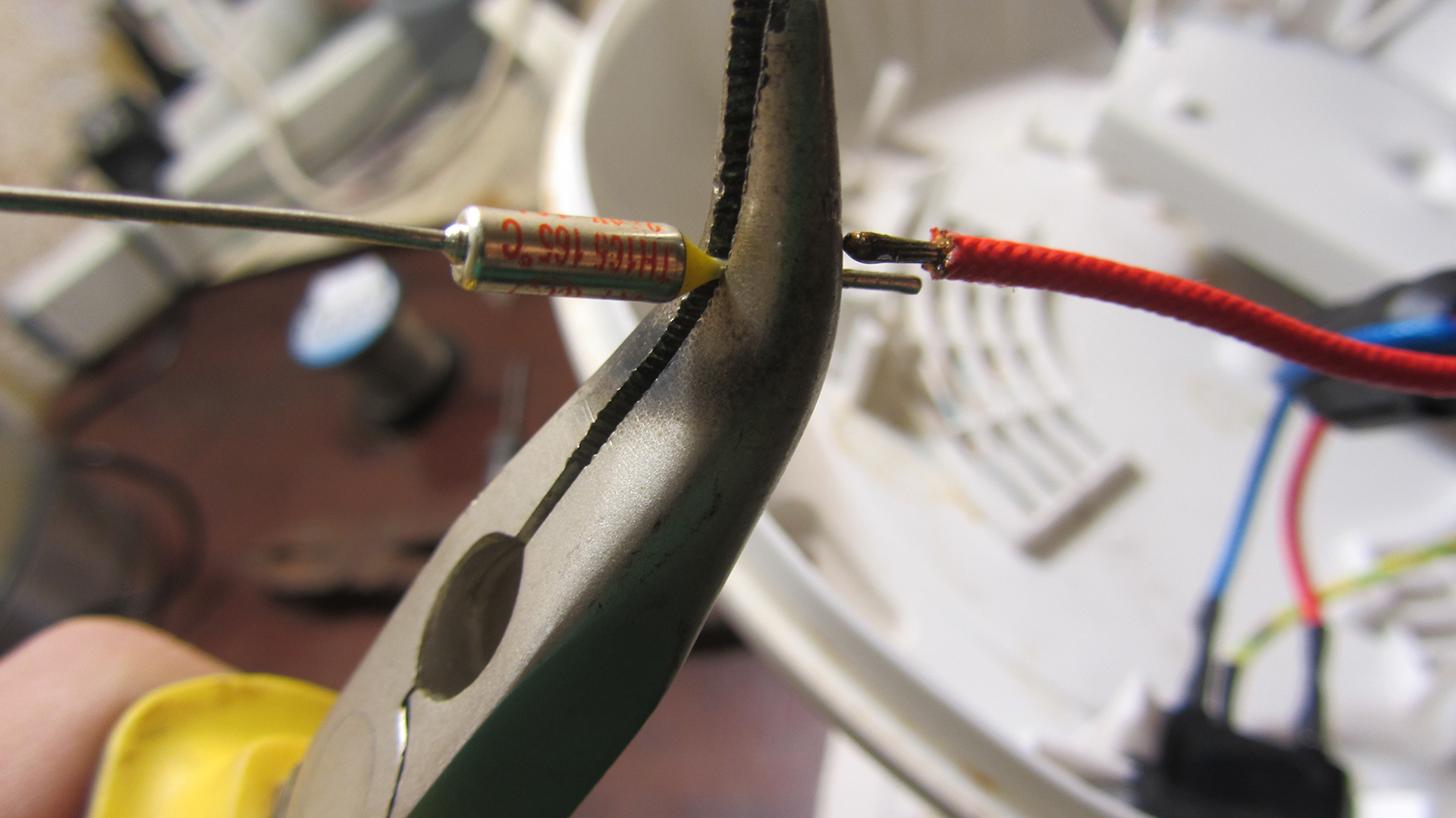 Как паять термопредохранитель