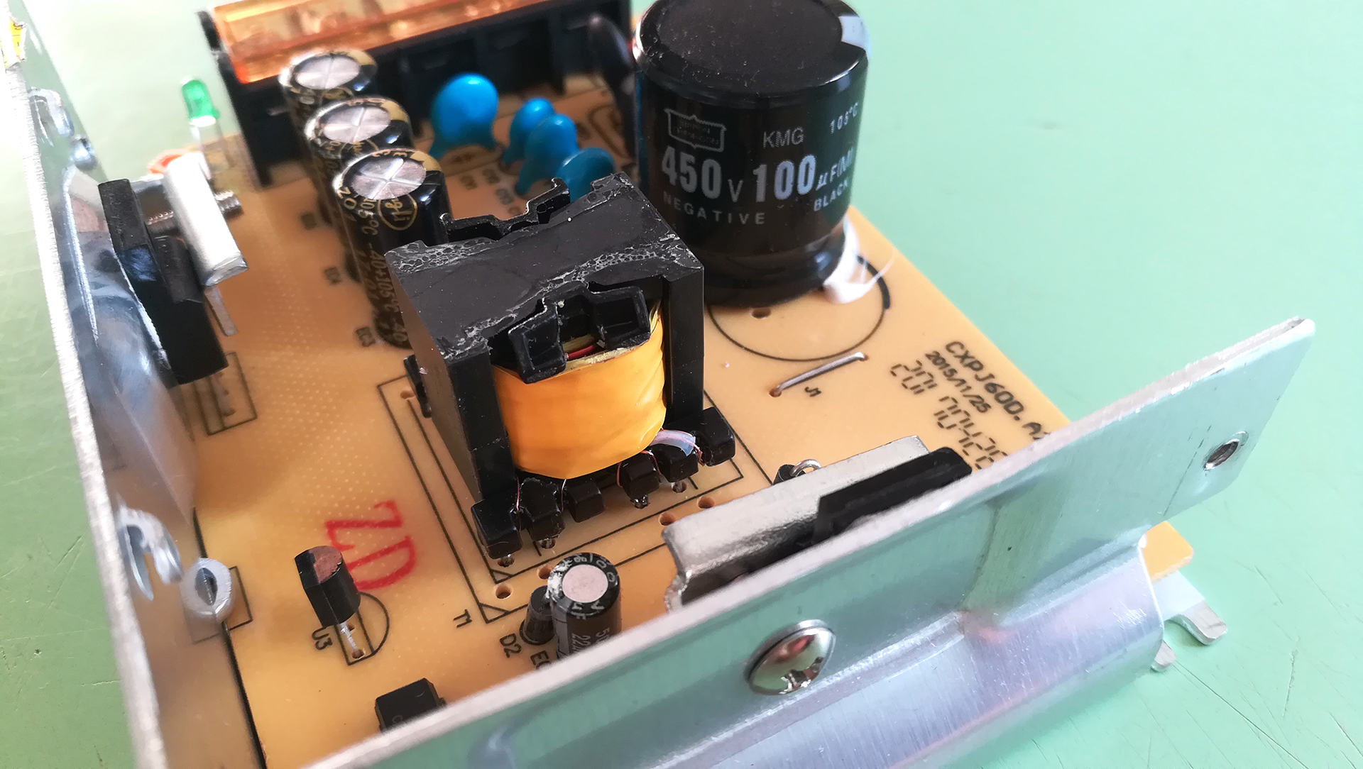 Переделка блока питания для светодиодной ленты под адаптер для макбука