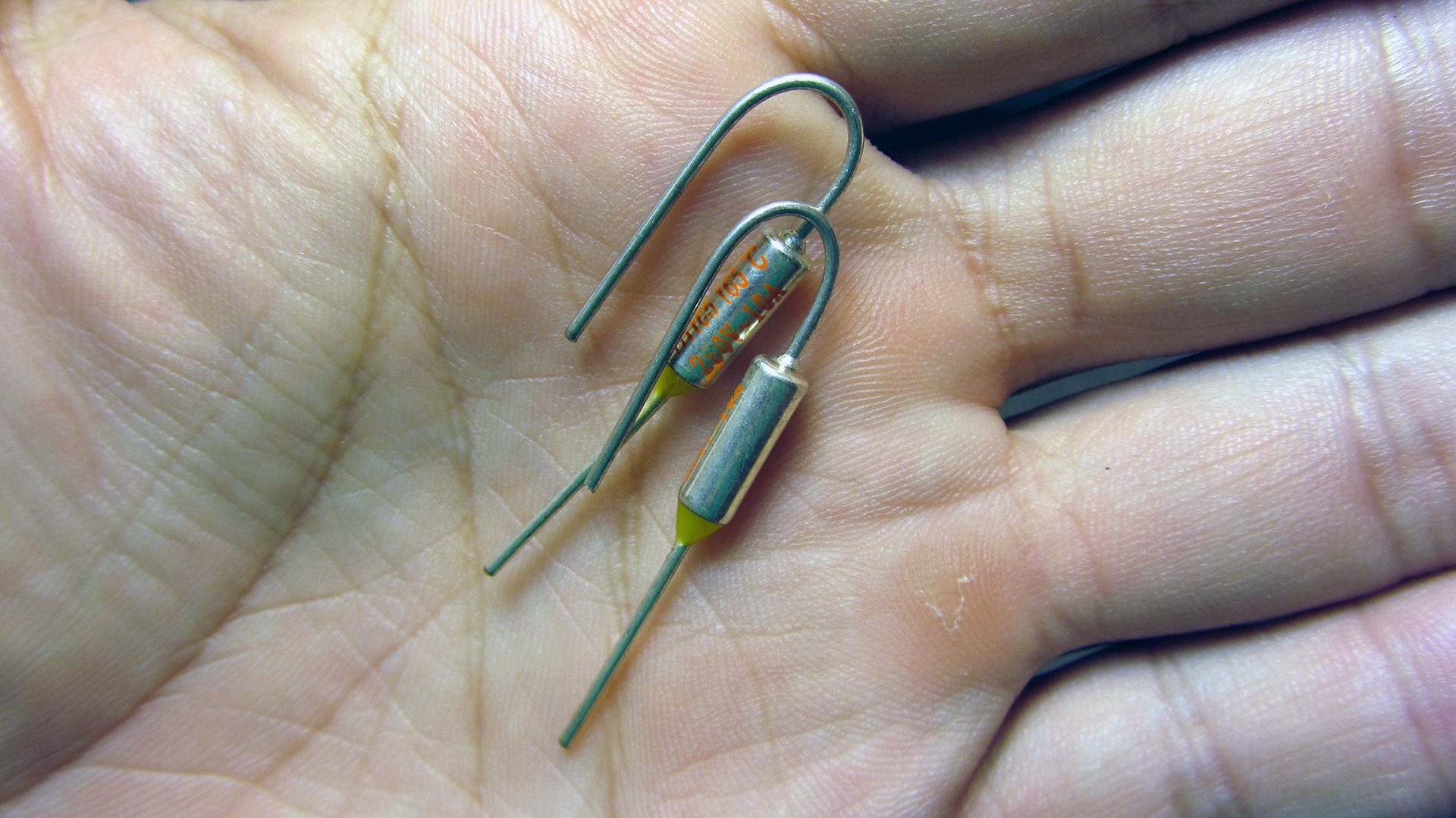 Термопредохранители на 10А и 165 градусов